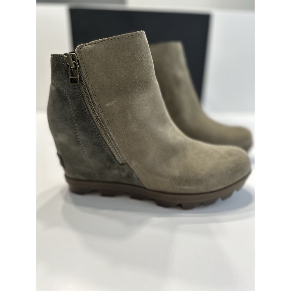 Sorel Womens Boots Joan of Arctic Wedge II Zip Sage Size 7 NIB NEW